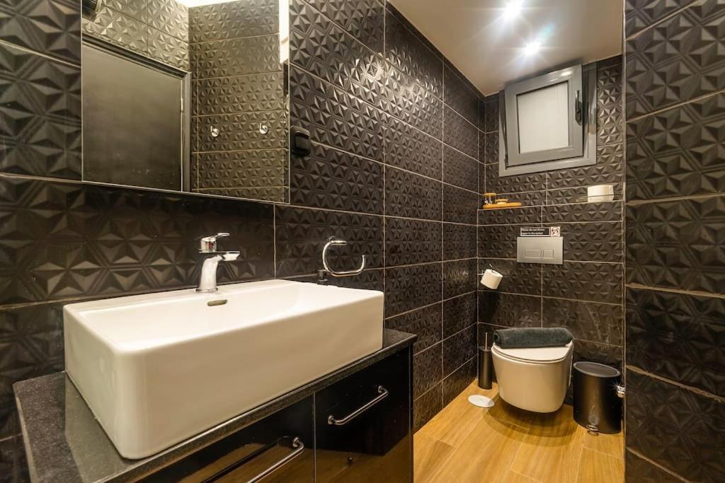 Super Stylish Apartments In The Heart Of Athens! Екстер'єр фото