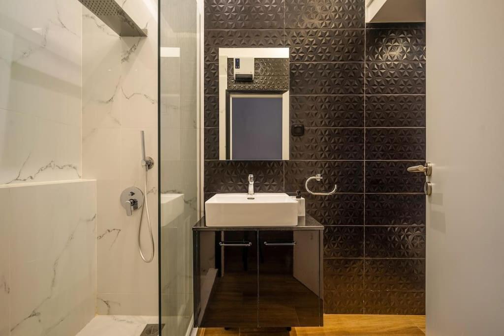 Super Stylish Apartments In The Heart Of Athens! Екстер'єр фото